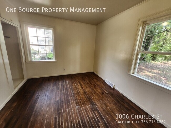 Building Photo - 1006 Charles St