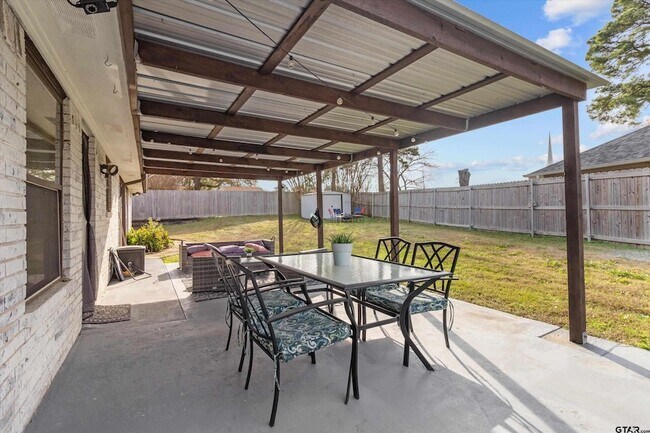 Building Photo - 10801 Harvestwood Drive