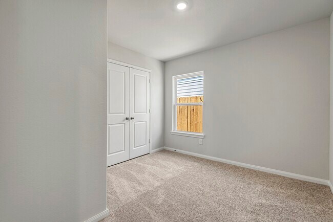 Building Photo - 7522 Thrips Ln