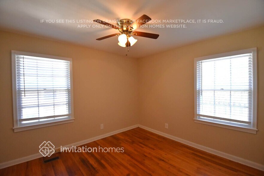 Building Photo - 216 Austin Ave NE