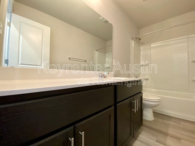 Building Photo - 520 Fieldwood Dr