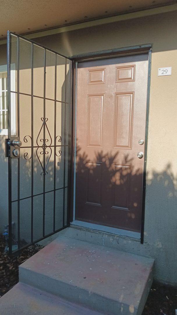 Building Photo - Welcome to SkyView Villa & Somerset Apartments!