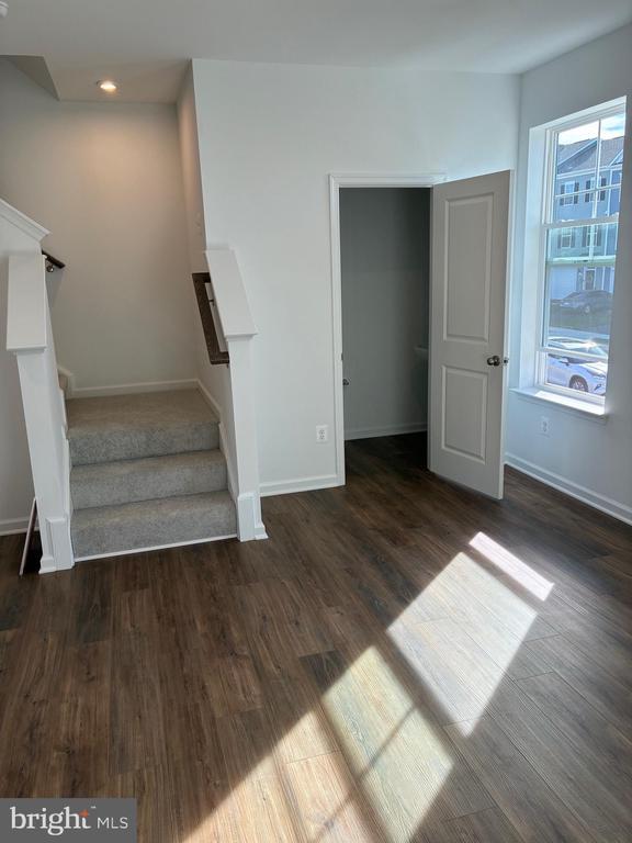 Building Photo - 473 Husky Trl