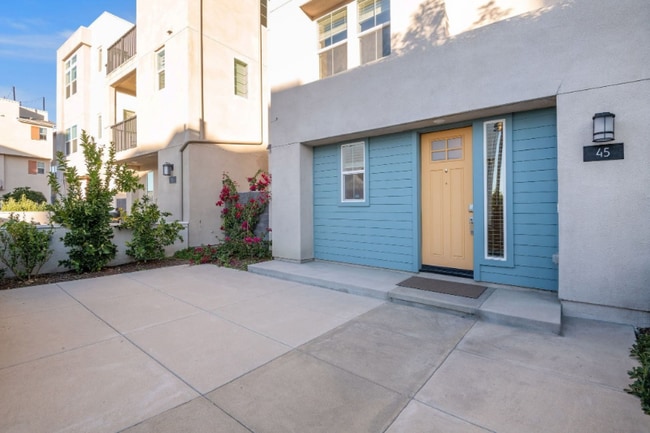 Building Photo - 45 Stetson St