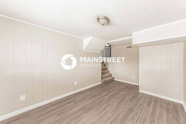 Building Photo - 3 Bedroom Pet-Friendly Home in Birmingham, AL with Main Street Renewal