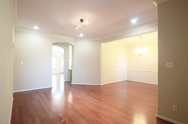 Building Photo - 5702 Fleethaven Ct