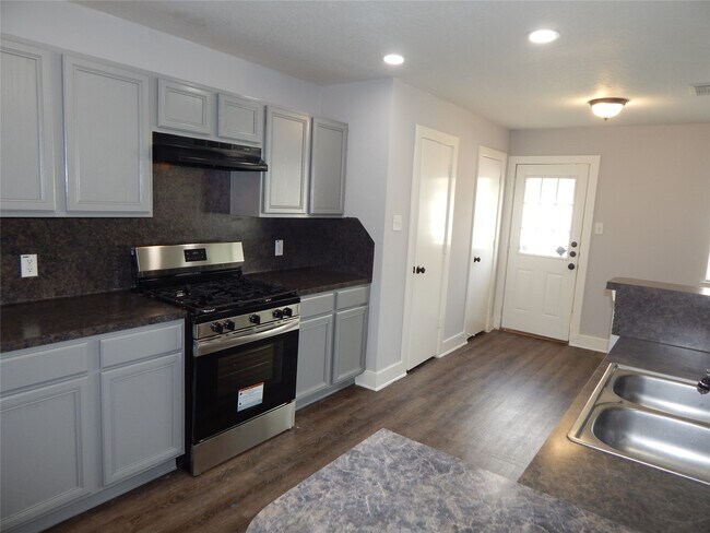 Building Photo - 6330 Torrance Elms Ct