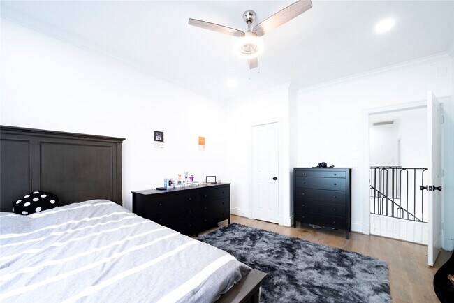 Building Photo - 4744 Post Oak Timber Dr