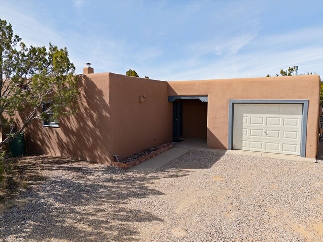 Building Photo - 22 Encantado Cir