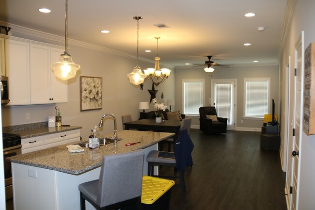 Building Photo - Gorgeous Rosemary Gate Townhome