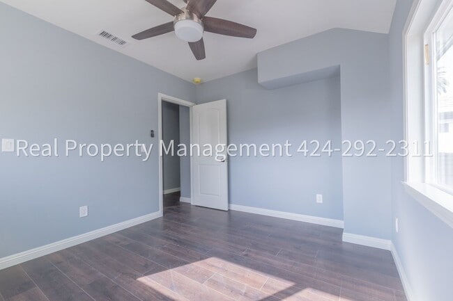 Building Photo - Dont miss out this 4 Bed 2 bath