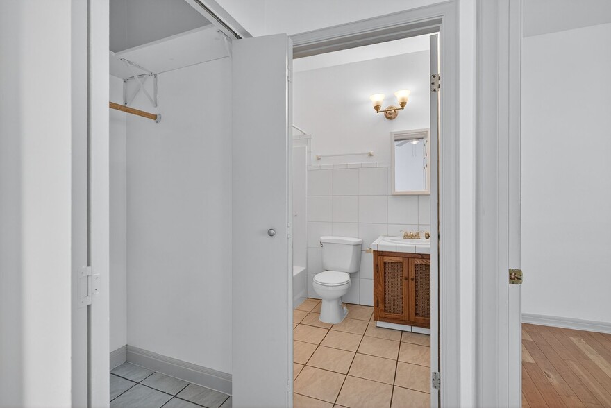 Building Photo - 1912 2nd St