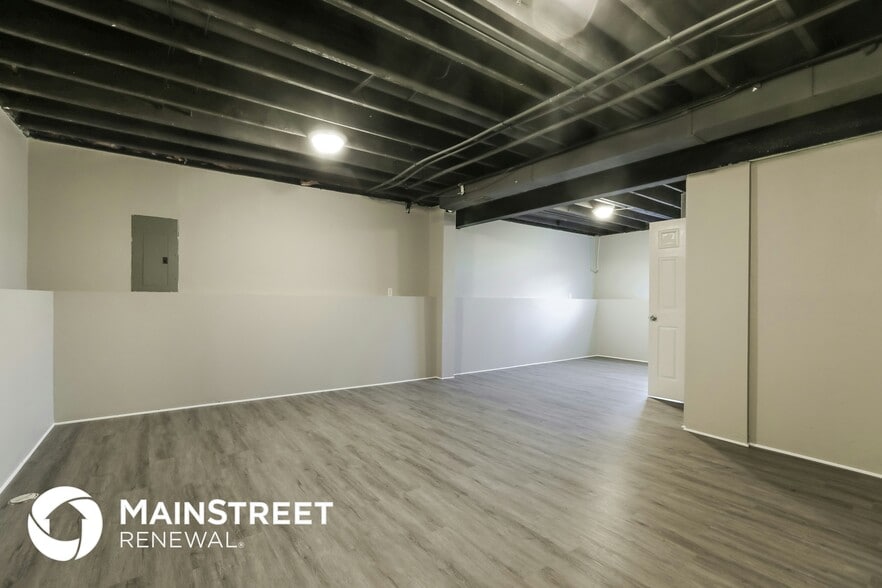 Building Photo - 1402 Sloan Avenue