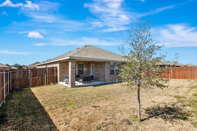 Building Photo - 15121 Ace Dr