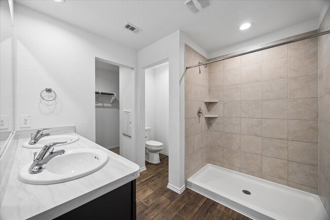 Building Photo - 16691 Lonely Pines Dr