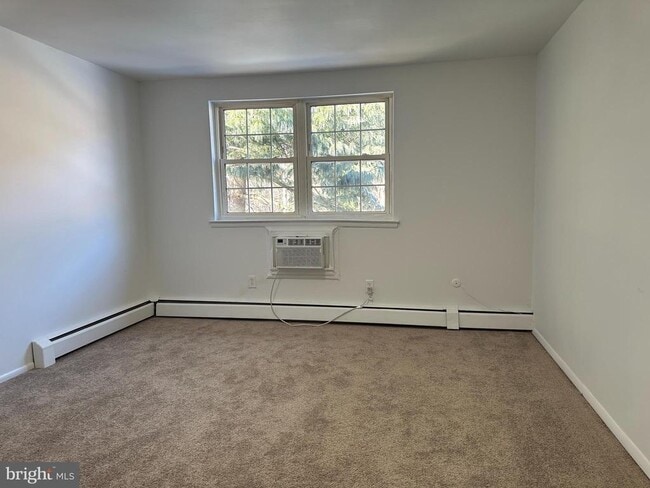 Building Photo - 816 Garnet Dr