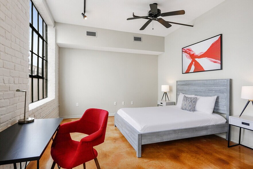 Building Photo - 1041 Constance St