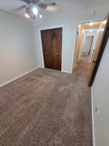 Building Photo - 2702 Apple Creek Cir