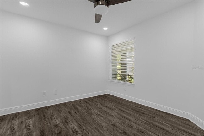 Building Photo - 2580 Grassy Point Dr