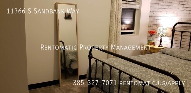 Building Photo - 11366 Sandbank Way