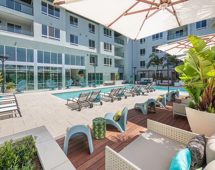 Building Photo - Rivair Apartment Homes