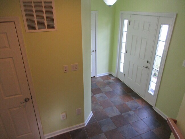 Building Photo - 469 Rolkin Rd