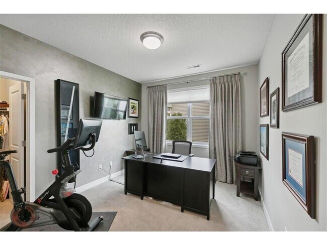 Building Photo - 9337 Bridle Way