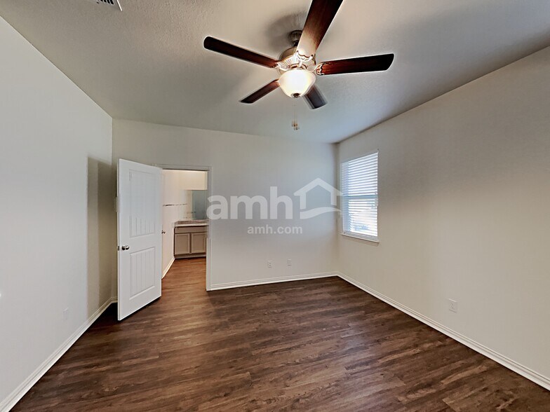 Building Photo - 2709 Wolfcreek