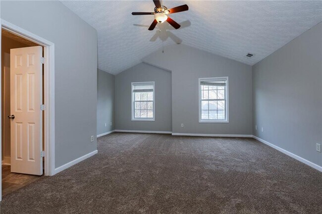 Building Photo - 632 Shadow Lake Dr