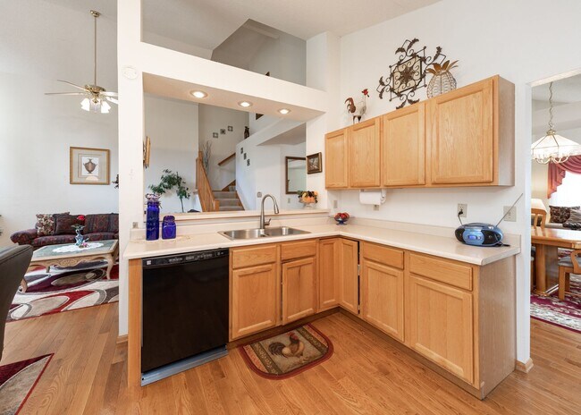 Building Photo - Spacious 5 Bedroom in D20 centrally located