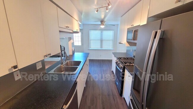 Building Photo - 1593 Sword Dancer Dr