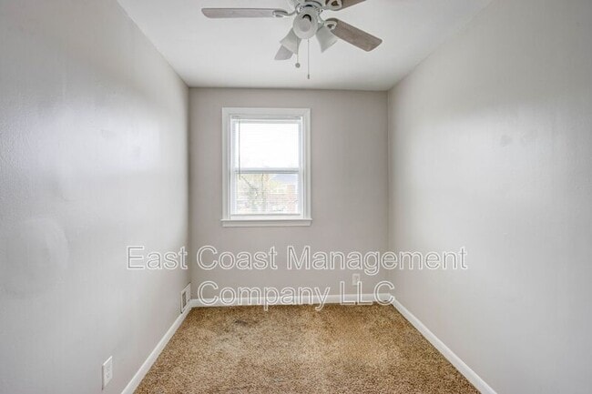 Building Photo - 2233 Graythorn Rd
