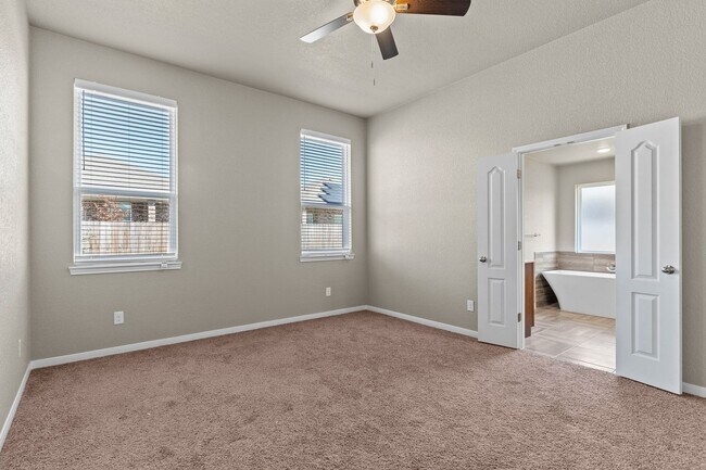 Building Photo - 901 Marlow Cove