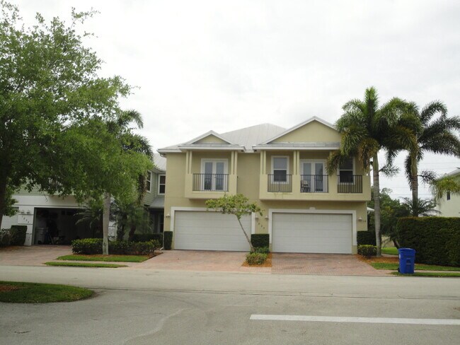 Building Photo - 1825 Bridgepointe Cir