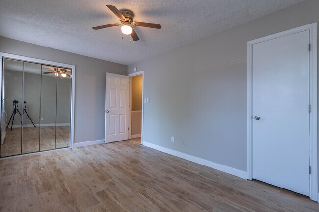 Building Photo - 1635A W Amos Dr