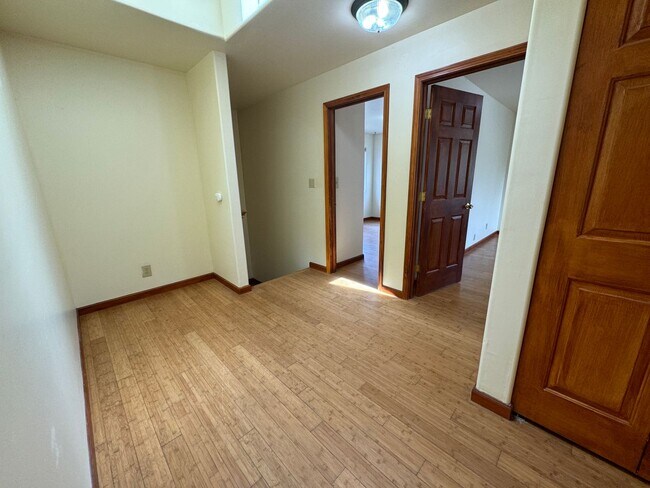 Building Photo - 1135 Aloha Way