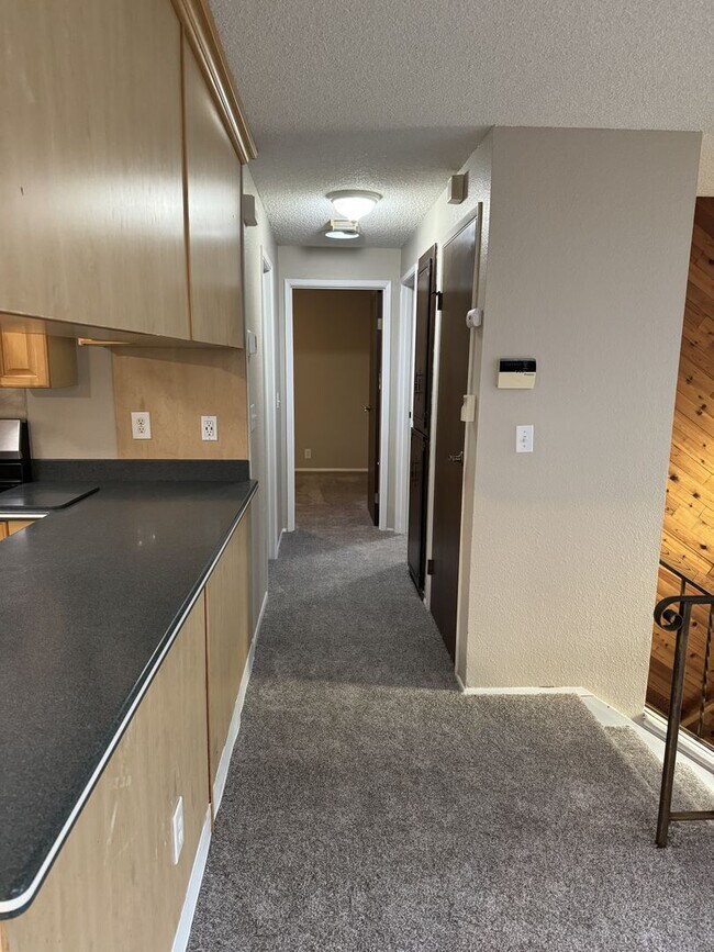 Building Photo - Beautiful 4 Bed 2.5 Bath home in Tacoma