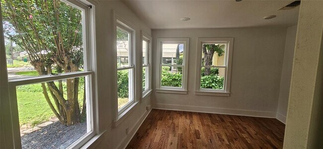 Building Photo - 505 Colorado St