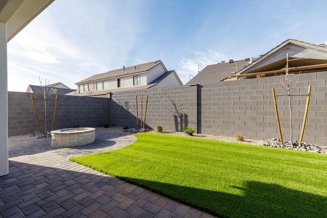 Building Photo - Beautiful single story with 4 bedrooms close to Crimson High School