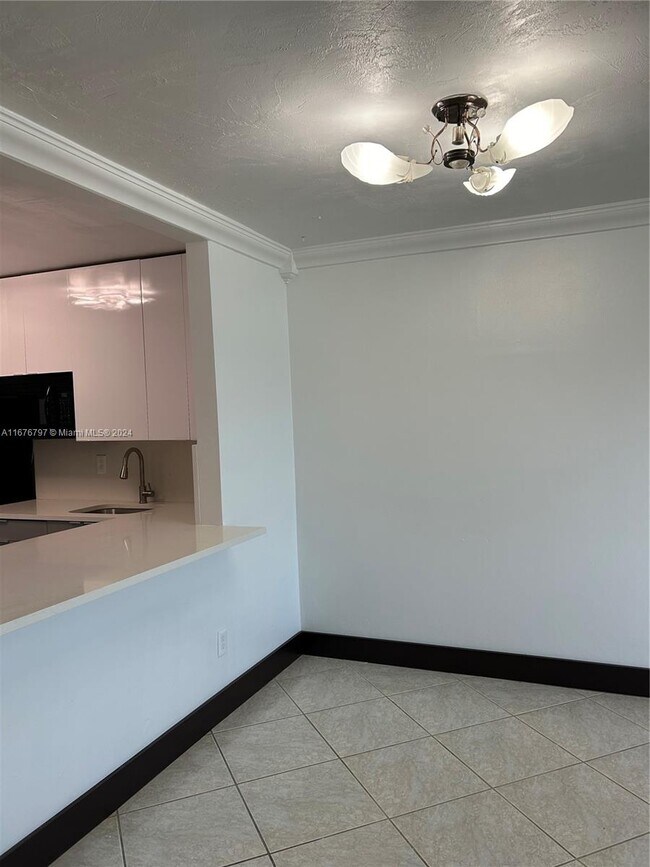 Building Photo - 1530 NE 191st St