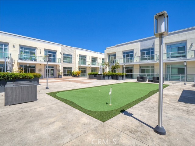 Building Photo - 56 E Duarte Rd