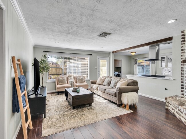 Building Photo - 1134 Western Springs Dr