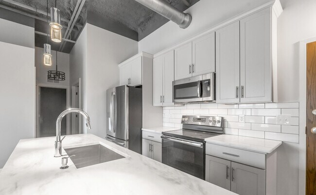 Building Photo - 480 Skain Ave