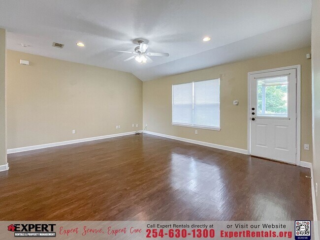Building Photo - A Beautifully Updated 3-Bedroom Home that ...