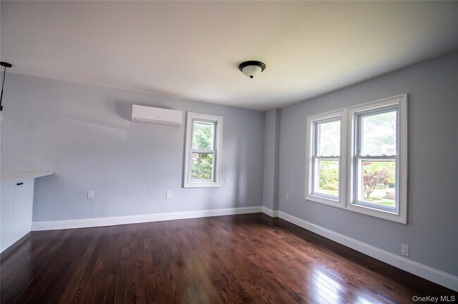 Building Photo - 25 Hillside Ave