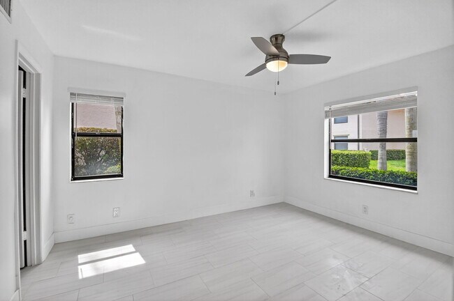 Building Photo - 7262 Golf Colony Ct
