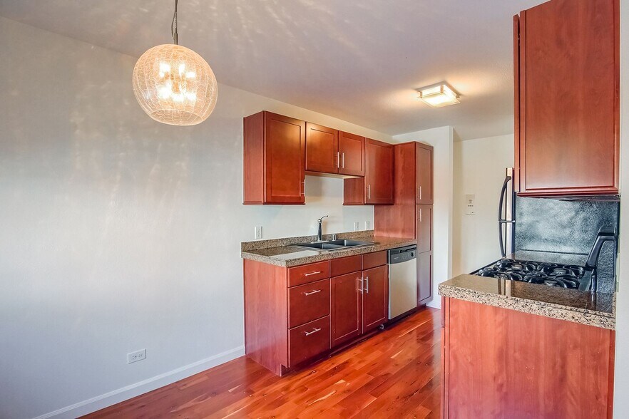 Building Photo - 1332 N Williams St