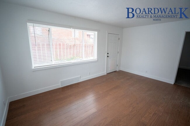 Building Photo - Newly Remodeled 3 Bedroom East of Harrison Blvd!