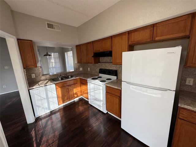 Building Photo - 9601 Forest Ln