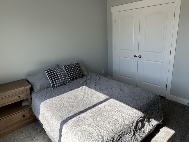 Building Photo - 1353 N 3740 W